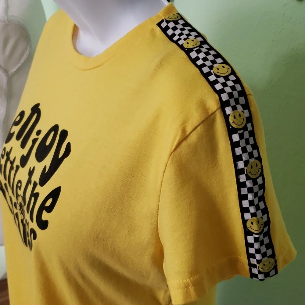 ROSES & KISSES girl's t shirt